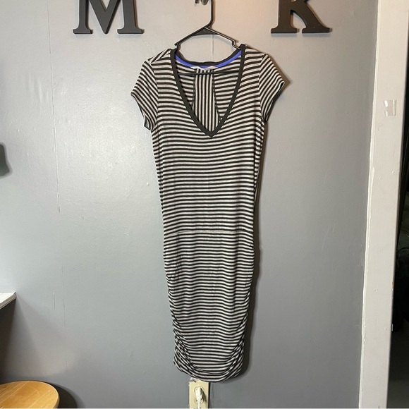 Athleta Black and gray striped ruched Midi Dress size small - Picture 2 of 10